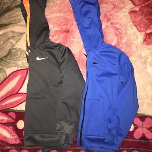 SOLD** Nike zip up size 7